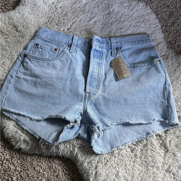 Levi’s 501 Denim Shorts - Picture 4 of 6